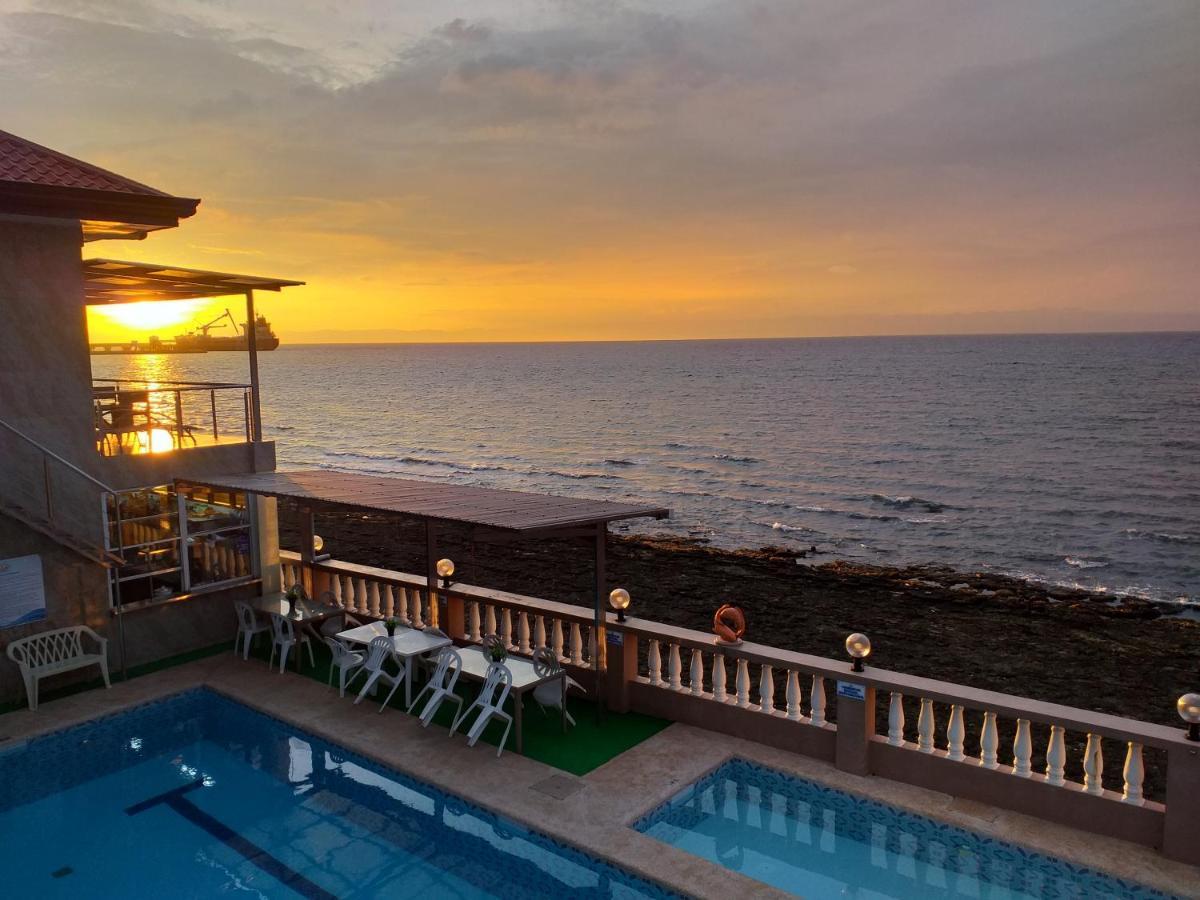 Ocean Breeze Resort Toledo Bagian luar foto