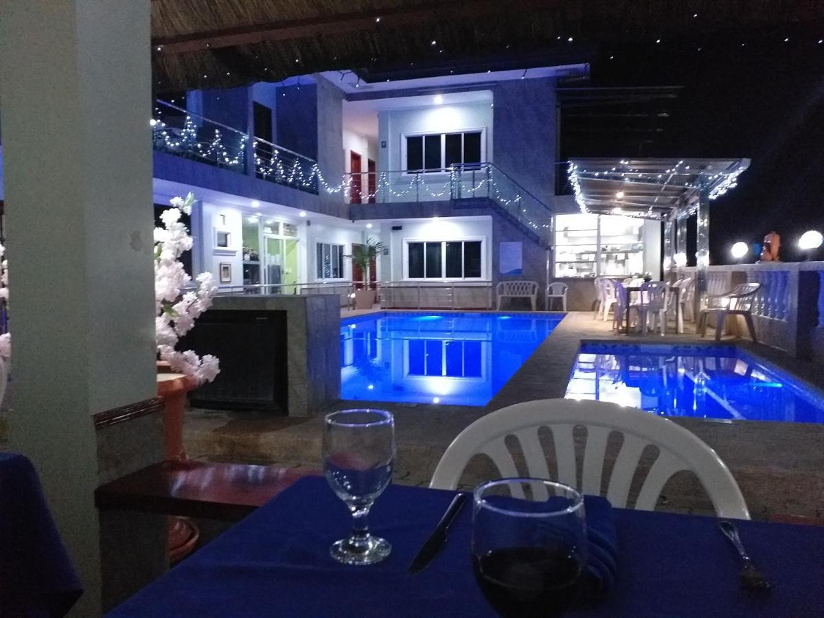 Ocean Breeze Resort Toledo Bagian luar foto