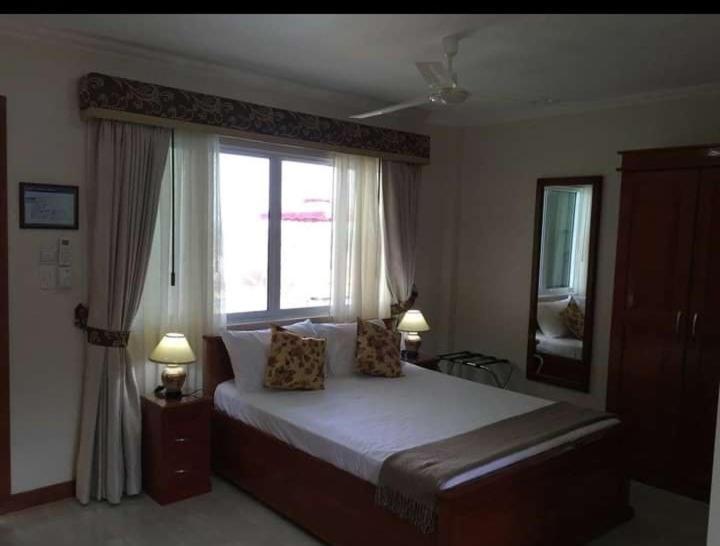 Ocean Breeze Resort Toledo Bagian luar foto
