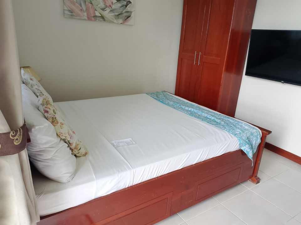 Ocean Breeze Resort Toledo Bagian luar foto