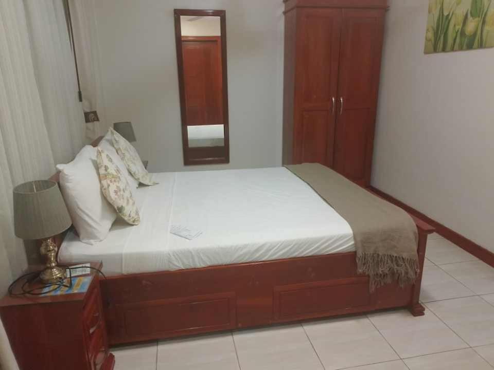Ocean Breeze Resort Toledo Bagian luar foto
