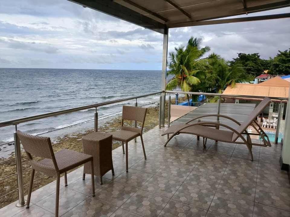 Ocean Breeze Resort Toledo Bagian luar foto