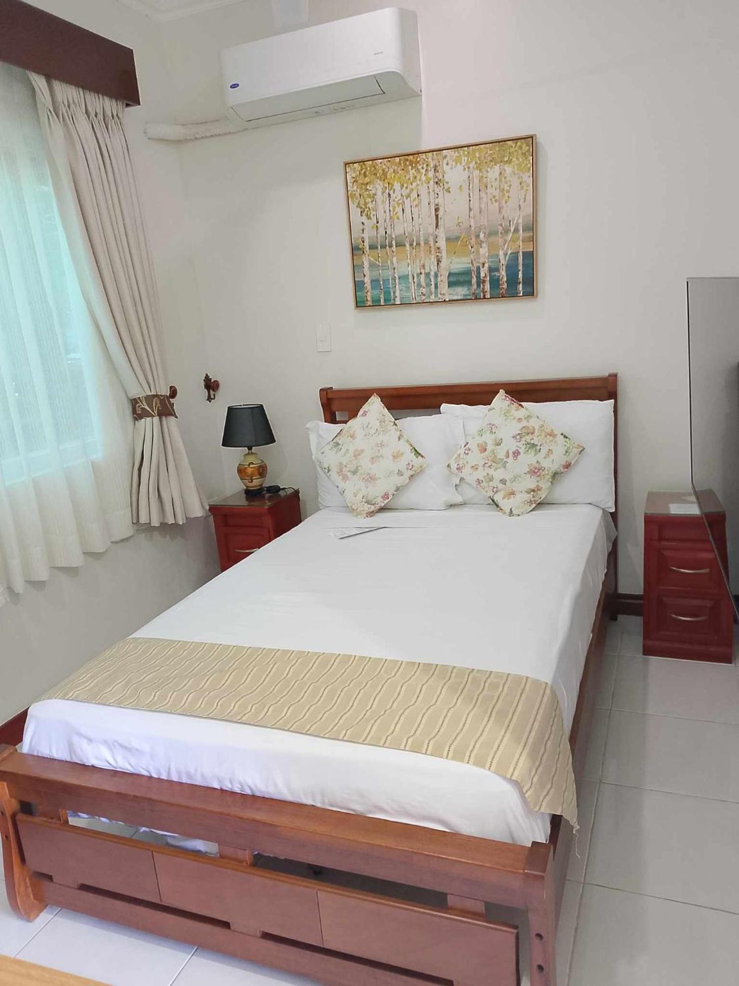 Ocean Breeze Resort Toledo Bagian luar foto