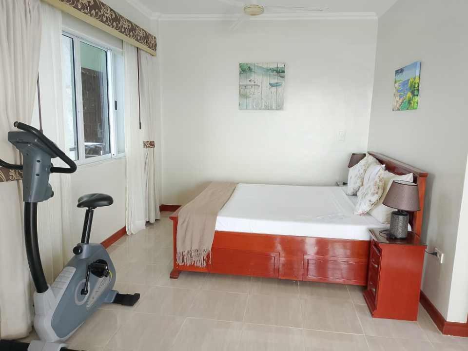 Ocean Breeze Resort Toledo Bagian luar foto