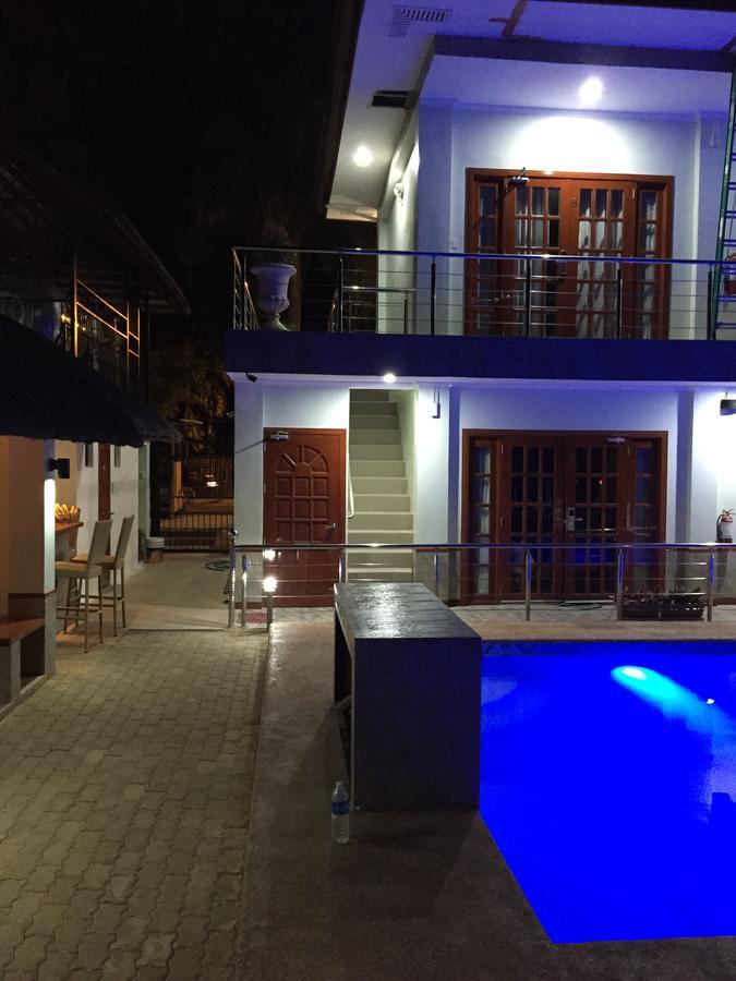 Ocean Breeze Resort Toledo Bagian luar foto